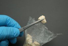 PM prende homem em flagrante e realiza apreensão de 30 pedras de crack no Manoel Teles