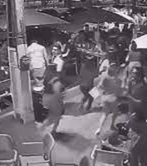 VÍDEO. Clientes saem correndo de bar após confundirem turma de crossfit com arrastão