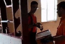 Corpo de Bombeiros resgata cobra que apareceu em sala e assustou moradores no Sertão alagoano