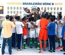 Palmeiras recebe taça de campeão com goleada de 4 a 1