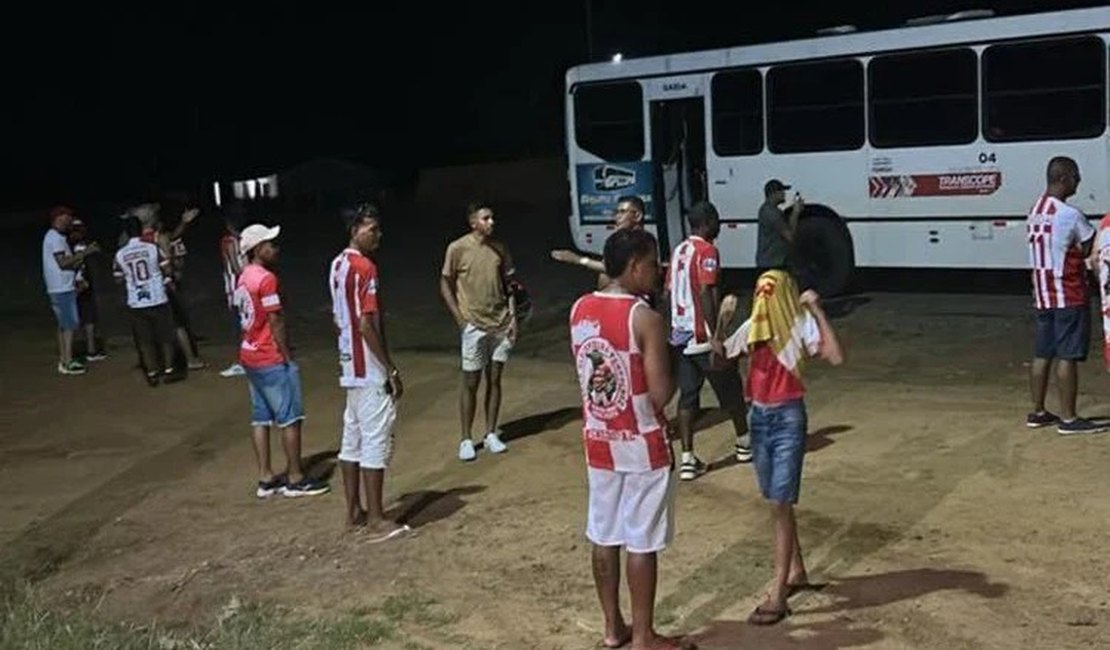 Presidente do Penedense repudia ação contra ônibus de torcedores, em São Sebastião