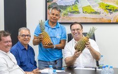 Prefeito Luciano Barbosa assina convênios com Unamaa e anuncia R$ 1,5 milhão para aquisição de alimentos a famílias de baixa renda