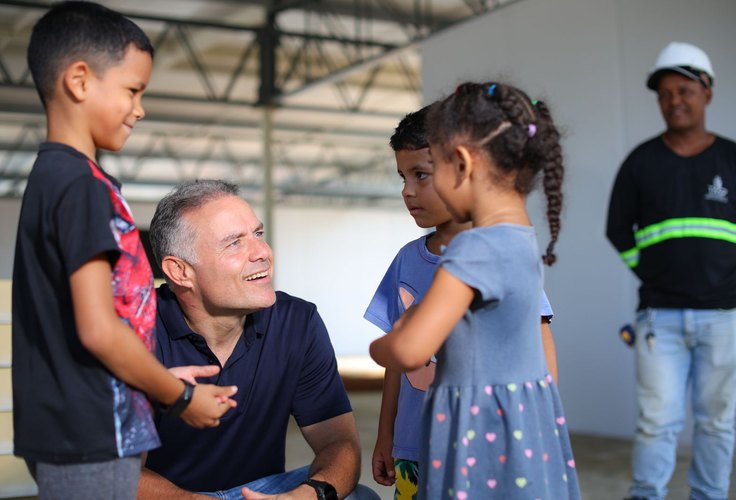 Com 41,75%, Renan Filho ultrapassa JHC em pesquisa, após início da pré-campanha