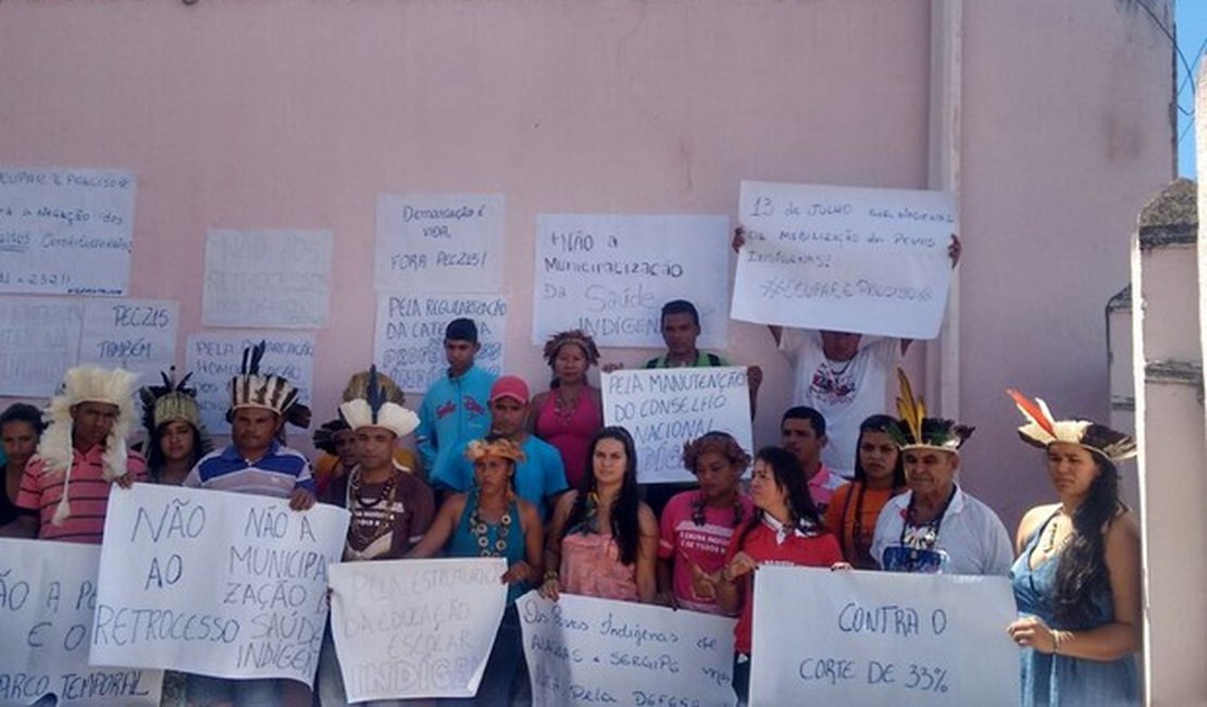 Indígenas de Alagoas e Sergipe ocupam sede da Funai em Maceió
