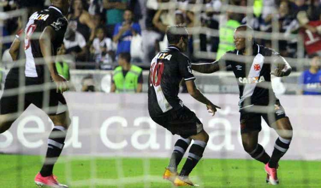 Com gol nos acréscimos, Vasco vence o Fluminense de virada pela Série A