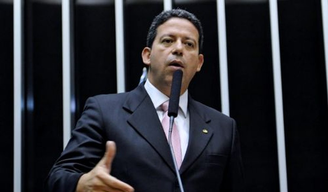 Em rede social, Arthur Lira diz que JHC se apropria de emenda e o chama de mentiroso