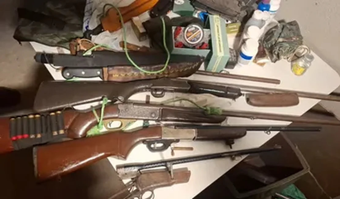 Polícia Militar apreende 28 armas e 15 kg de drogas em Alagoas