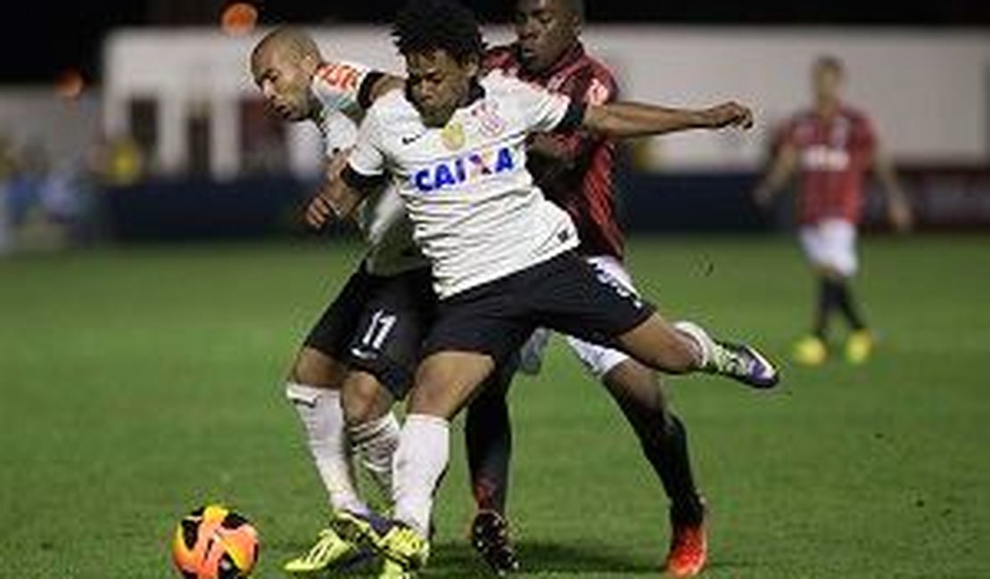 Corinthians não sai do zero com Atlético-PR