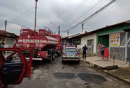 Mãe é presa suspeita de matar filha a marretadas e colocar fogo no corpo