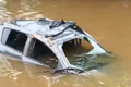 VÍDEO: Após saída de pista, carro cai em rio e dois homens ficam feridos em São Luís do Quitunde