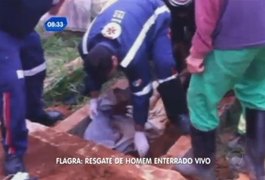 Susto: mulher vai a cemitério e flagra homem saindo de cova