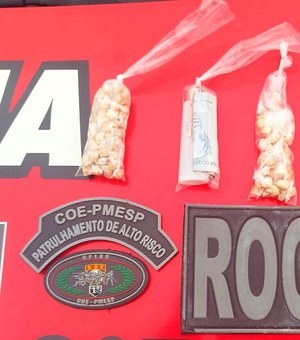 Adolescente de 17 anos é apreendido com 124 pedras de crack dentro de sacola, em Arapiraca