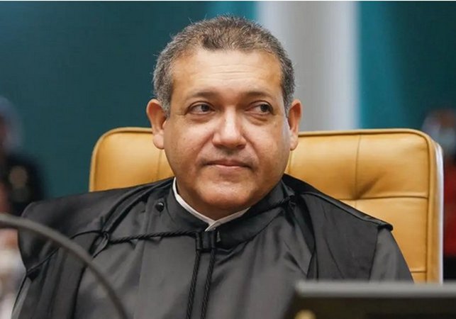 Ministro Nunes Marques e esposa viajaram para Maceió em voo pago por advogada do banco Master, diz jornal