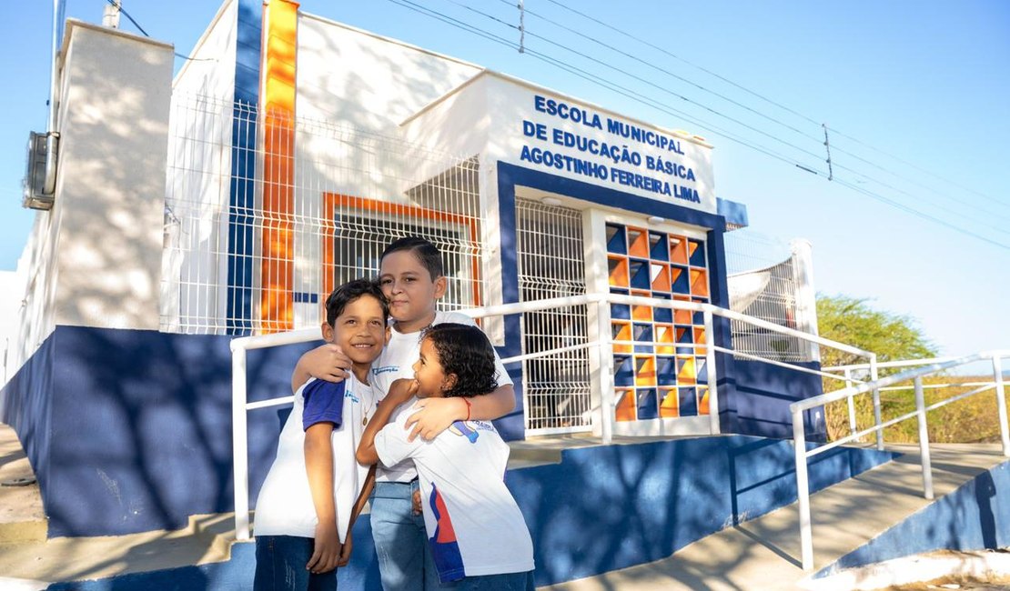 Prefeitura de Traipu inaugura calçamento de ruas e escola no Povoado Cazuqui