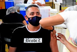 São Luís do Maranhão é a 1ª capital brasileira a vacinar jovens de 18 anos sem comorbidades