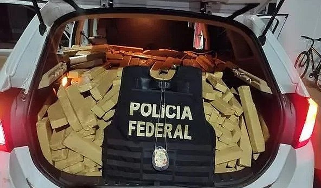 Traficante tenta fugir em BMW com 800 kg de drogas e é preso ao parar para fumar maconha