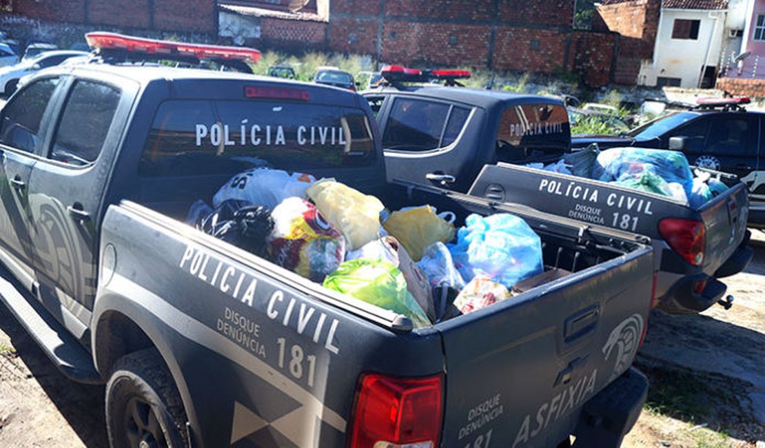 Policiais civis concluem entrega de donativos para vítimas da chuva