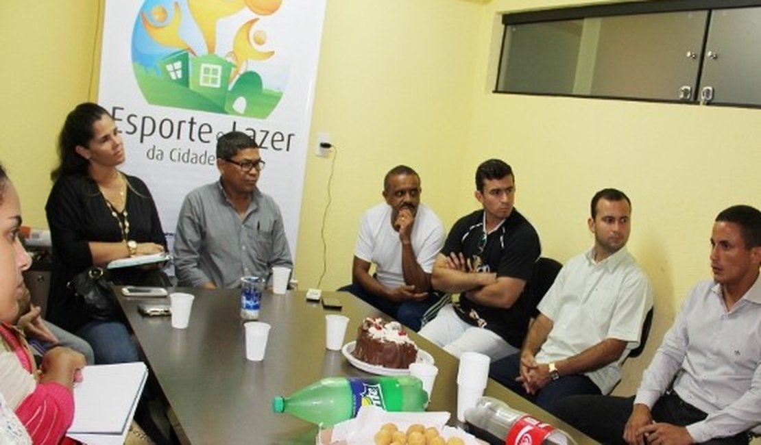 Delegado regional de Arapiraca apresenta projeto social para secretários municipais