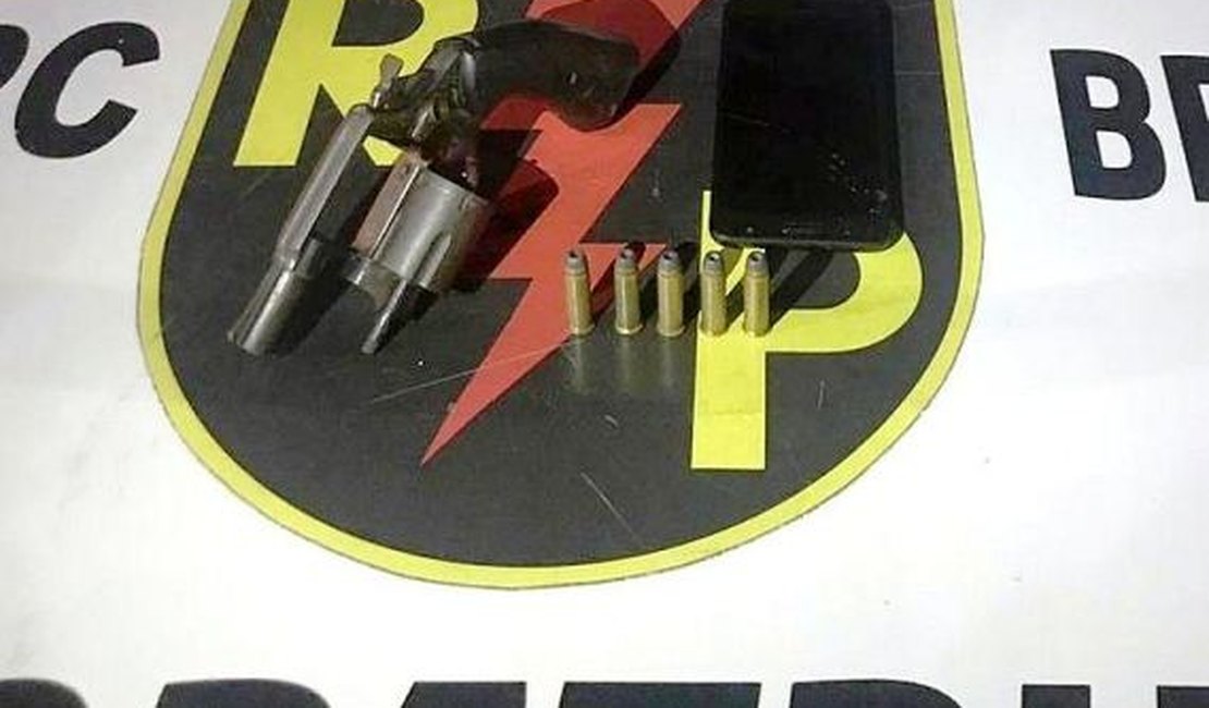 Jovem que fez convocação para 'meter bala' em torcedores do CSA é detido com arma