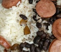 Agentes penitenciários acusam presos após encontrar vidro em comida