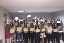 Primeira turma de Libras encerra atividades na CDL Arapiraca