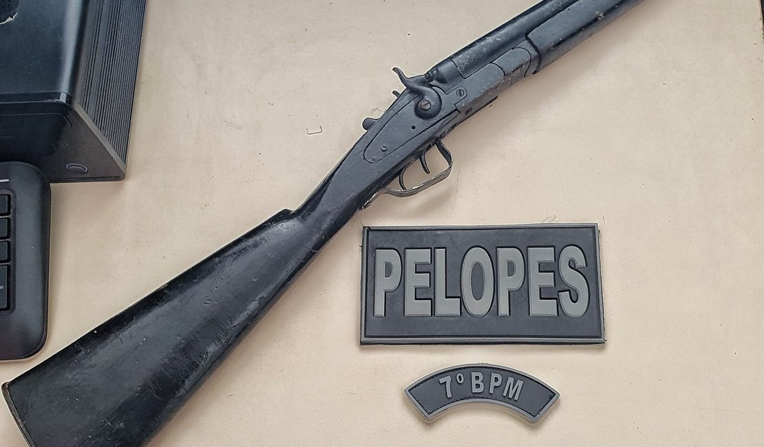 Esposa de suspeito de roubo de gado é presa com arma, em Santana do Ipanema