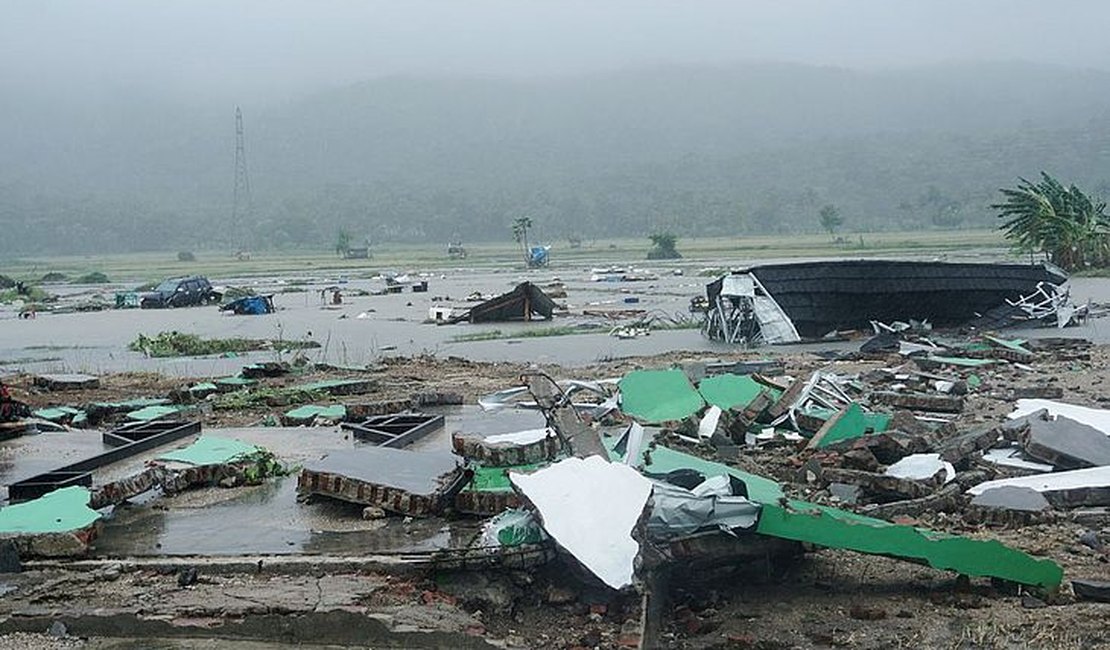 Sobe para 281 número de mortos em tsunami na Indonésia