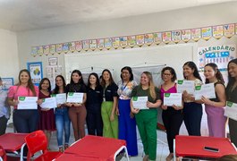 Estudantes realizam exposição sobre educação financeira e professores são certificados em Arapiraca
