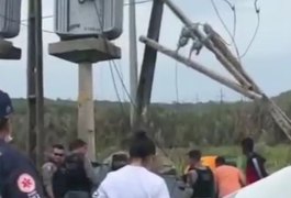 Batida de carro em poste de energia elétrica deixa vítima fatal na Barra de São Miguel