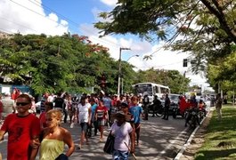 Sem-terra acampam em Maceió para denunciar violência no campo