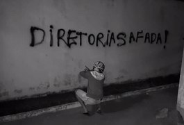 Vândalos picham muro do Estádio Municipal, em Arapiraca