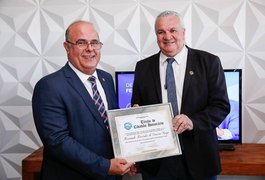 Fernando Tourinho recebe título de cidadão honorário de Murici