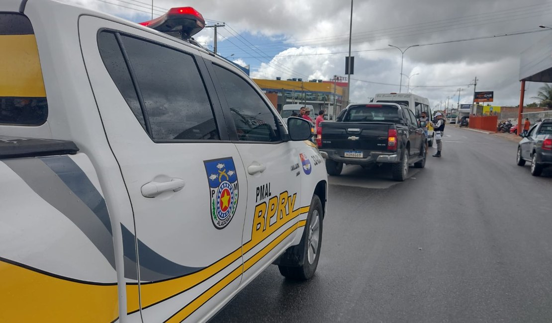 Vídeo: Engavetamento com três carros é registrado nas proximidades da igrejinha, em Arapiraca