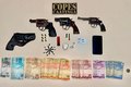 Copes/Caatinga prende trio após flagrante de negociação de armas e drogas em bar no Sertão