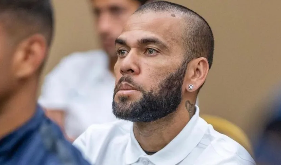 Daniel Alves paga R$ 800 mil, e pena em caso de abuso sexual pode cair pela metade, diz site