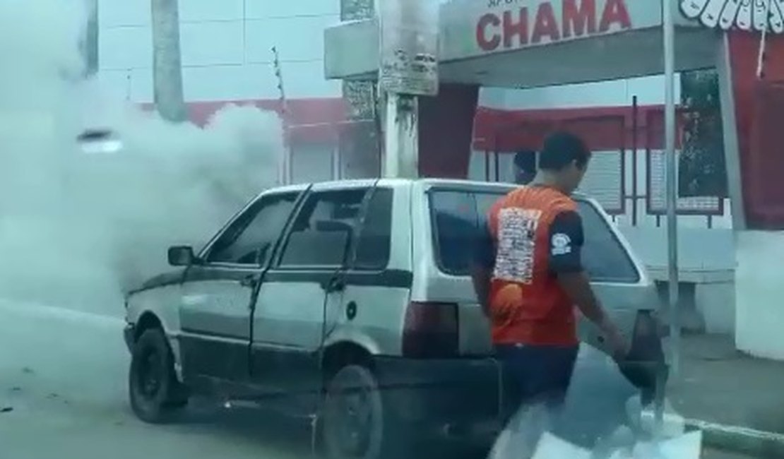 Vídeo. Pane elétrica causa incêndio em veículo na AL 220