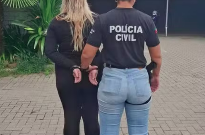 Mãe é presa após exame detectar cocaína na urina de filha de 3 anos