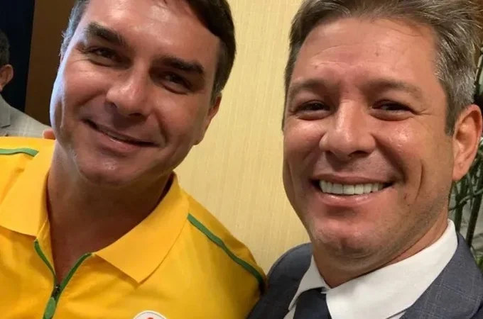 “Antes de ser eleito presidente”: Cabo Bebeto quer entregar título de cidadão de Alagoas a Flávio Bolsonaro