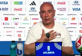 Técnico do Egito na Copa do Mundo desmaia durante briga entre as duas esposas