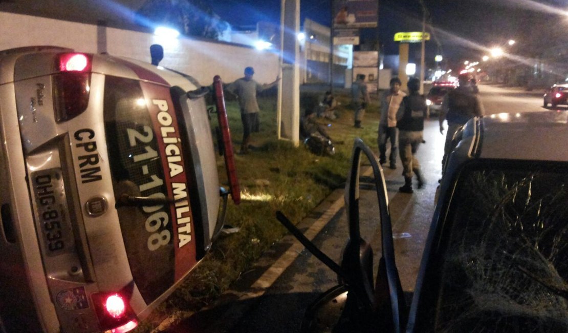 Supostamente embriagado condutor atinge viatura e deixa militar ferido