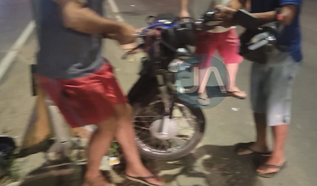 Motociclista sofre fraturas nas duas pernas após acidente na AL-110, em Arapiraca