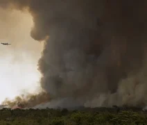 Sem chover há 46 dias, fogo avança e queima 700 hectares do Parque Nacional de Brasília