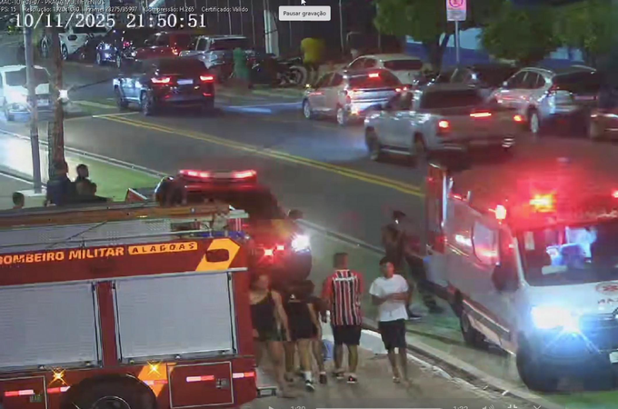 Videomonitoramento da SSP auxilia no socorro de homem que teve mal-súbito na orla de Pajuçara