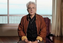 Na Europa, Aguinaldo Silva reclama da 'vacina chinesa': “Essa daí, aqui não vale”