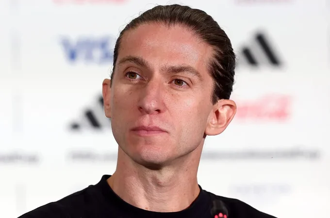 Após vitória por 8 a 0, Flamengo anuncia saída do treinador Filipe Luís