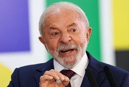 Lula anuncia isenção de visto a cidadãos chineses