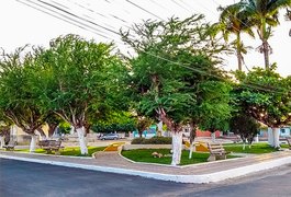 Após urinar na frente das pessoas, homem é preso por ﻿desobediência, desacato, ameaça e  difamação no Agreste