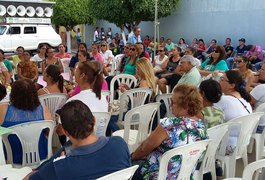 Educadores de Craíbas realizam manifestação por reajuste salarial