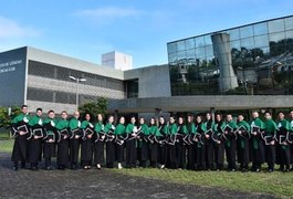 Medicina Arapiraca realiza primeira colação de grau presencial do curso