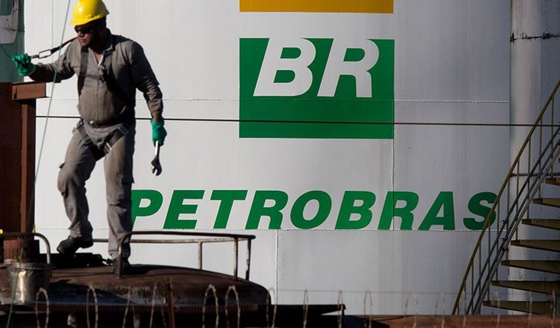 Concurso da Petrobras tem 672 vagas e salários de até R$ 10 mil